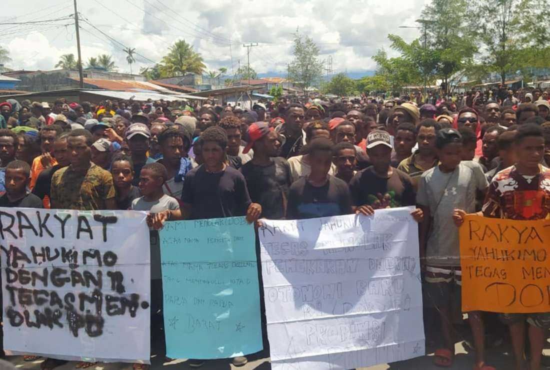 Papuans hold a rally to oppose Indonesian government's proposal to break up the country's predominantly Christian region, by adding six provinces from the two existing provinces - Papua and West Papua, in Yahukimo district on March 15