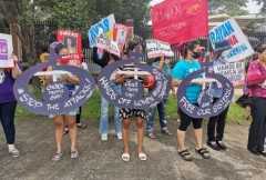 Filipino women march to end domestic violence