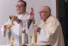 First deaf priest in US visits Minnesota parish