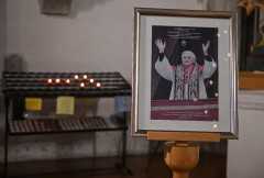 Pope urges prayers for 'very ill' Benedict XVI
