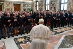 Always show people God's love, pope tells police