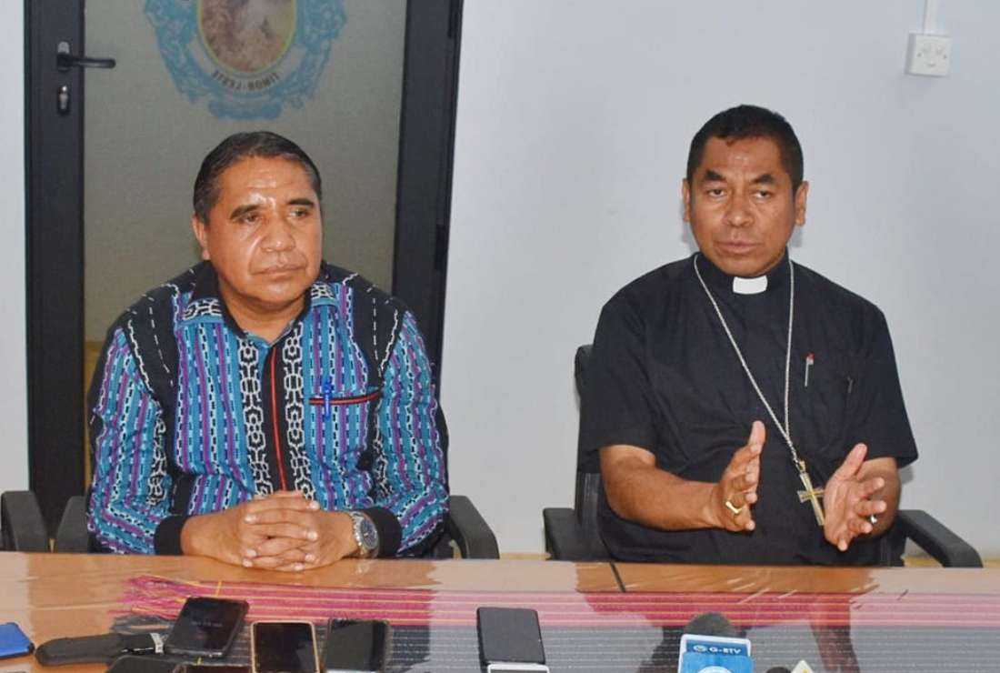 Cardinal Virgílio do Carmo da Silva of Dili (right) and National Election Commission president, Jose Belo during a press conference on Feb. 2