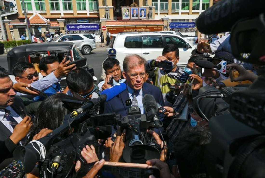 US Ambassador W. Patrick Murphy (center) addresses media people in front of the Phnom Penh Municipal Court following the verdict in the trial of Kem Sokha, former leader of the now-dissolved Cambodia National Rescue Party (CNRP), in Phnom Penh on March 3