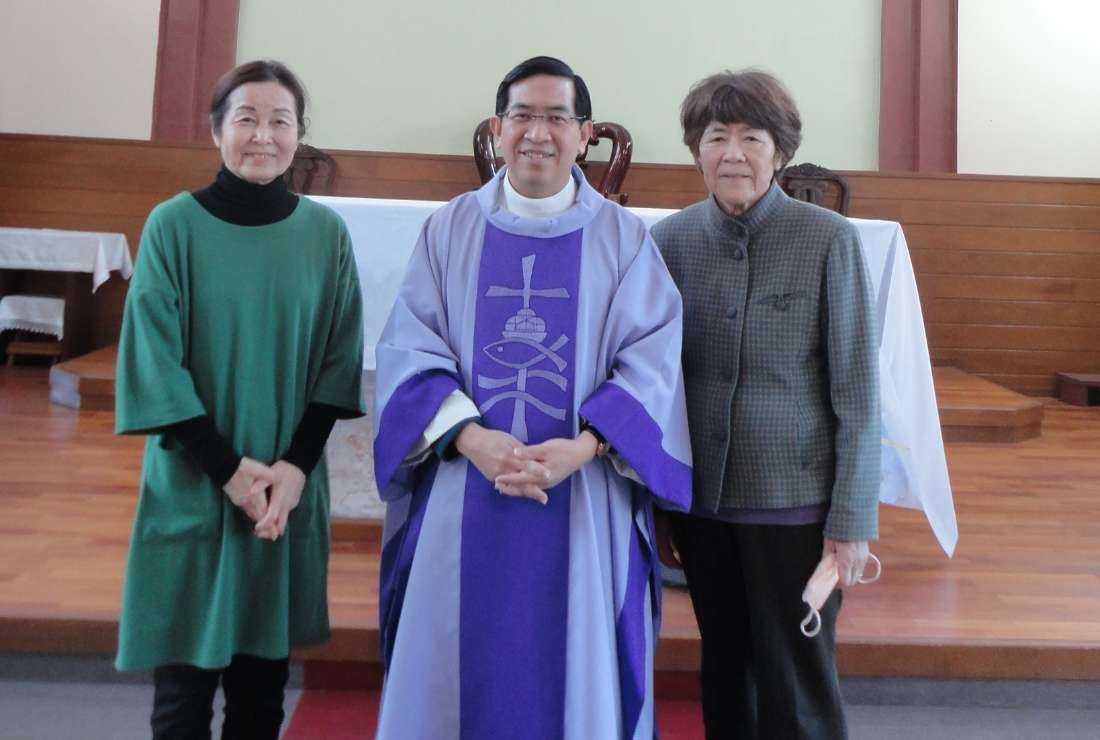 CHECKED-Japanese Protestant daughter introduces mother to Catholic Church