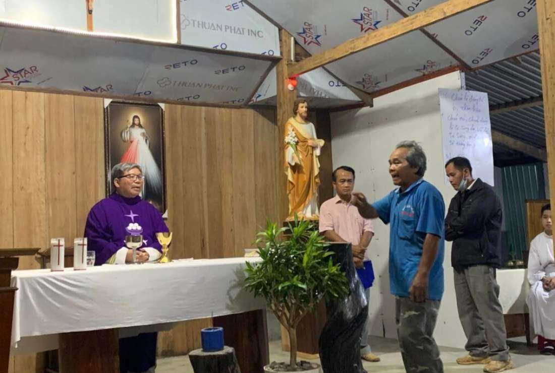Officials tell Father Francis Xavier Le Tien to stop celebrating Mass at a house in Kon Tum province on March 22