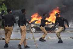 Riots in Pakistan after former PM Khan's shock arrest