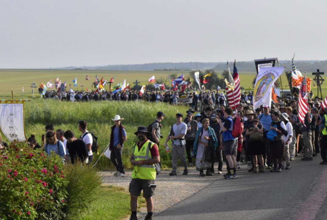 Record number of Catholics walk in ParisChartres pilgrimage UCA News