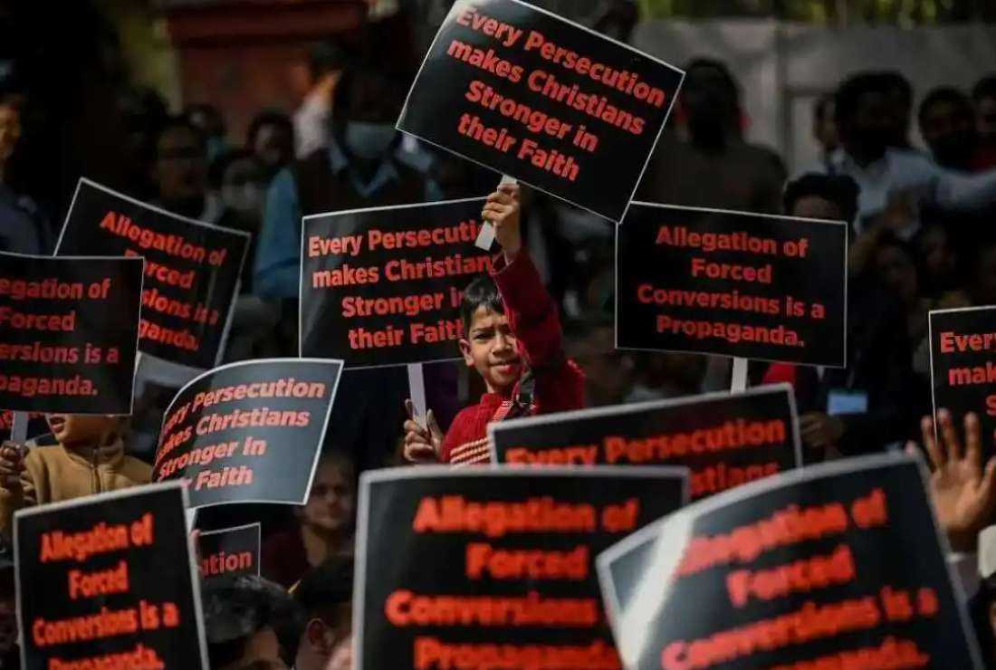 Indian Catholic priest gets bail in conversion case - Vimarsana News