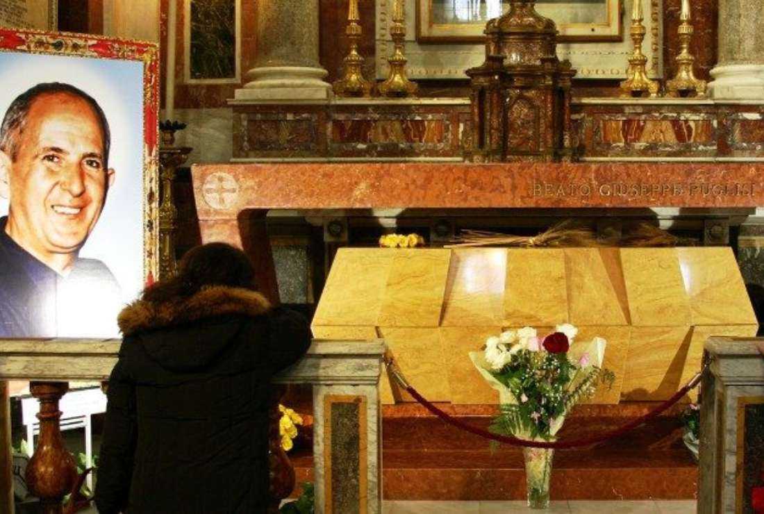 Fight the Mafia by preaching the Gospel, pope says- UCA News