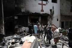 Christian homes, churches torched in Pakistan 