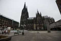 Same-sex couples blessed in front of Cologne cathedral