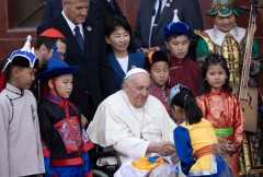 Pope welcomed in Mongolia, sends peace message to China