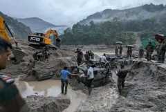 Heavy rain, flooding kill 94 in India, Bangladesh