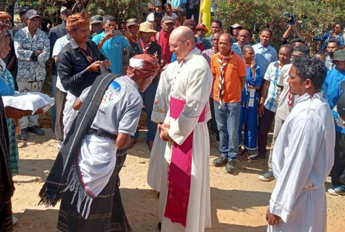 Monsignor Marco Sprizzi being welcomed by martial arts groups in Dili on Nov. 11.