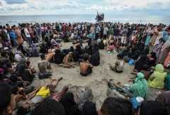 Rohingya refugees in Indonesia sent back to sea