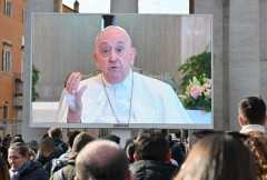 Pope has lung inflammation, leads Angelus from residence