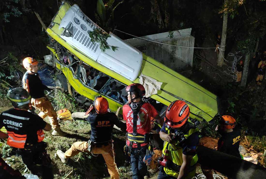 17 people killed in Philippines bus accident - Vimarsana News