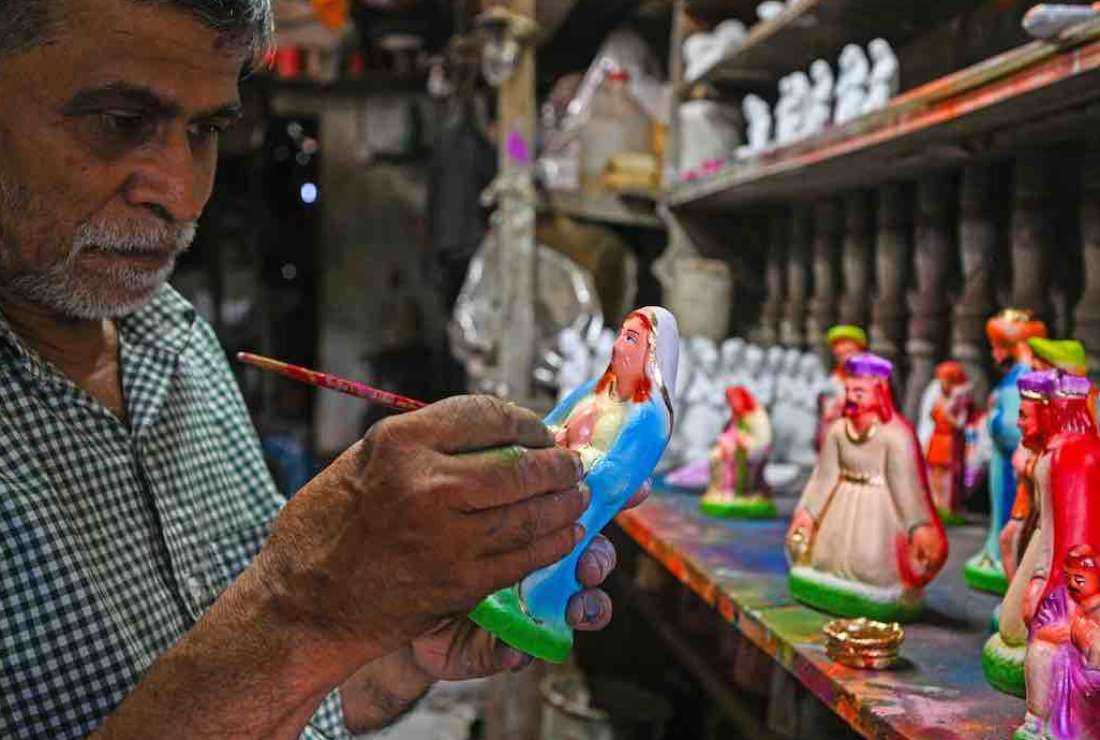 Cardinal calls for Christmas sharing in crisis-hit Sri Lanka - Vimarsana News
