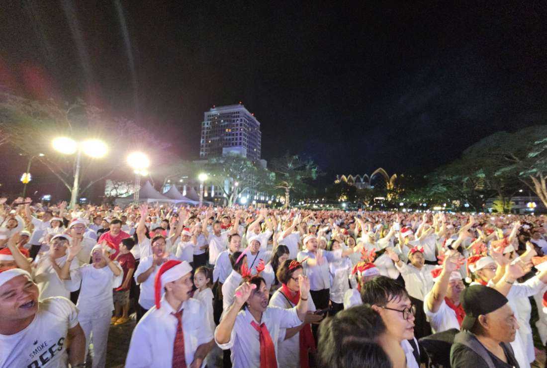 Christmas carols draw thousands of Malaysian Christians - Vimarsana News