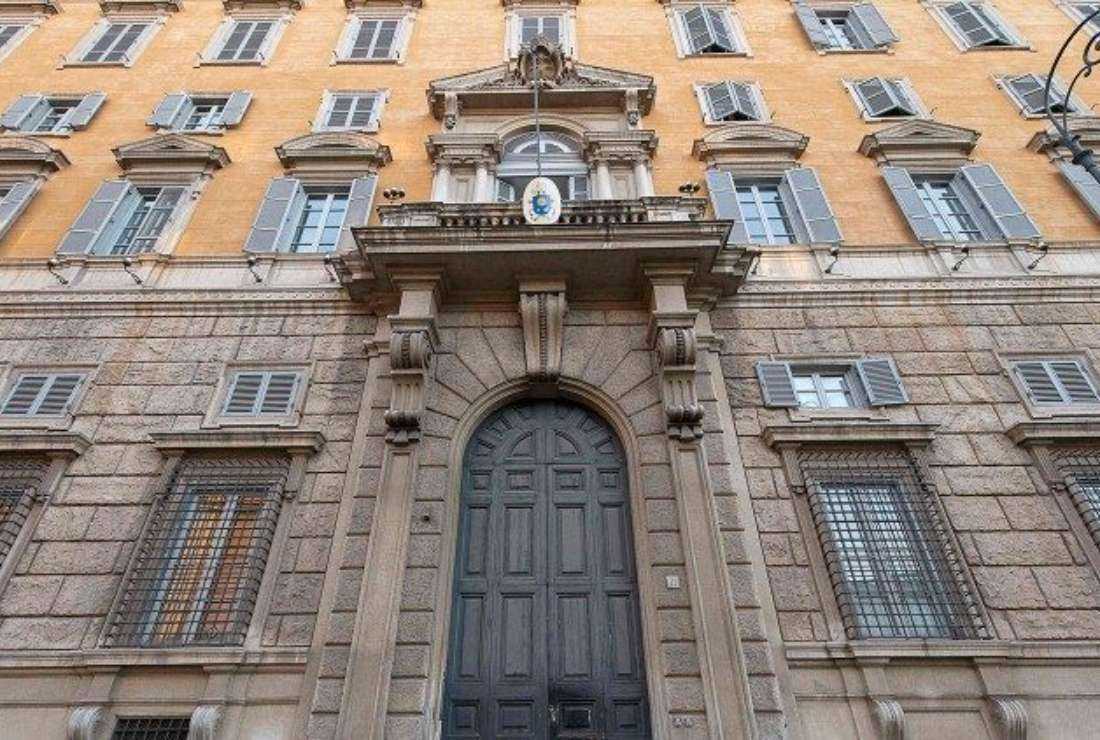 Dicastery: Bishops shouldn't stop blessings for gay couples - Vimarsana News