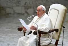 End savagery of war with dialogue, pope tells diplomats