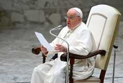War represents defeat, madness, pope says