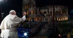 Pope writes meditations for Via Crucis at Colosseum