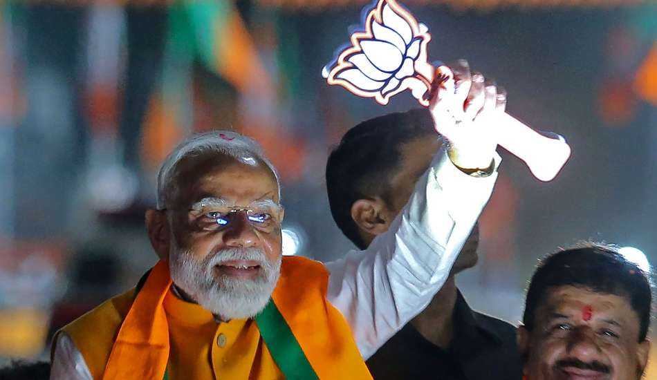 India’s Modi raises poll heat with sectarian hyperbole