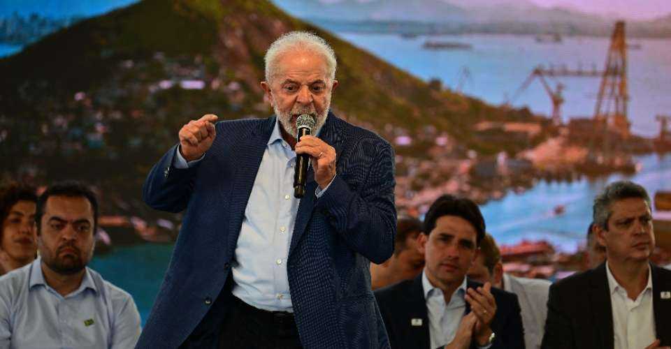 Brazil's President Luiz Inacio Lula da Silva delivers a speech during a ceremony to announce the start of the dredging work in the Sao Lourenco Canal in Niteroi, Rio de Janeiro, Brazil on April 2, 2024.