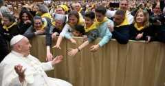 Build church unity, pope tells pilgrims