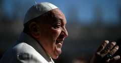 Pope asks lay Catholics to prepare for October synod