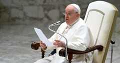 Don't antagonize the elderly, pope says 
