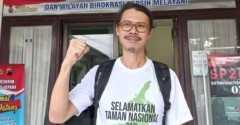 Indonesian activists hail environmentalist’s acquittal 