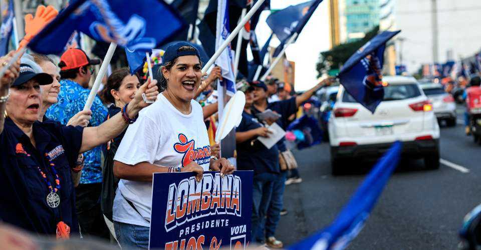 Supporters of Panama's presidential candidate for the Otro Camino party, Ricardo Lombana, attend a campaign rally in Panama City on May 2. Panama will hold presidential elections on May 5.