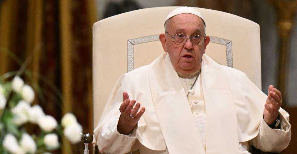 See Christ in the poor, pope tells Rome's Catholics - UCA News