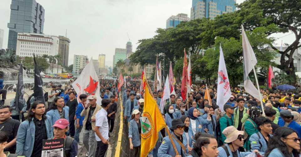 Students protest in Jakarta on Feb. 17 to ask the government to revoke budget cuts policy.