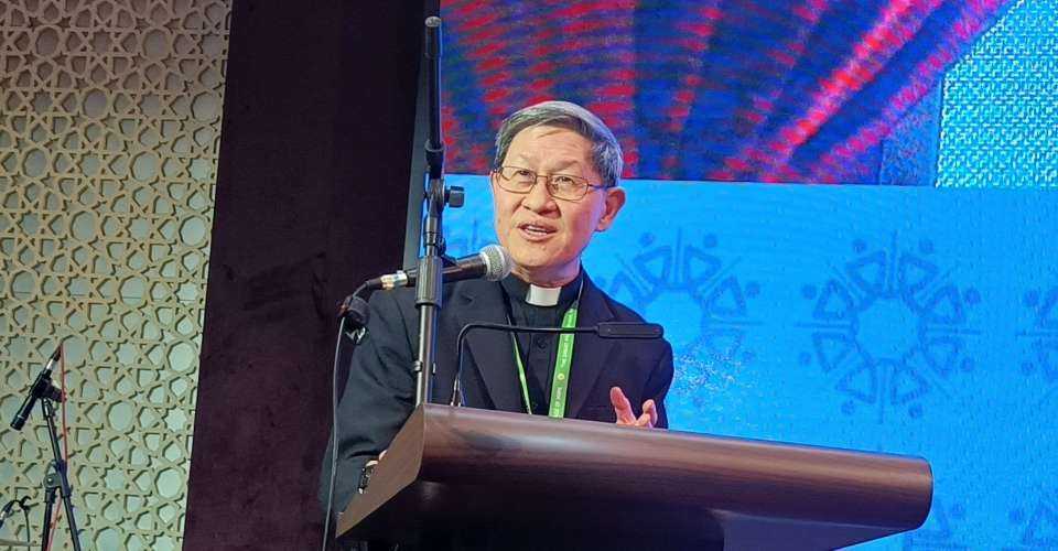 Cardinal Tagle urges Asian Catholics to become pilgrims like 'The Magi' -  UCA News