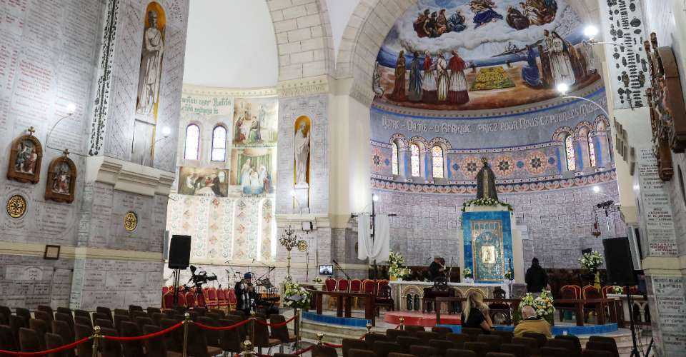 Suspected twin suicide blasts reported in Algeria during pope’s visit