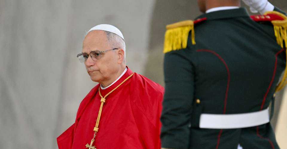 Pope arrives in Algeria, calls for peace, reconciliation