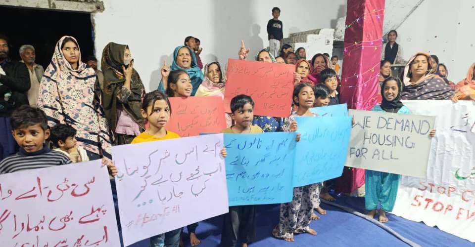 Pakistan Christians welcome court halt to slum evictions