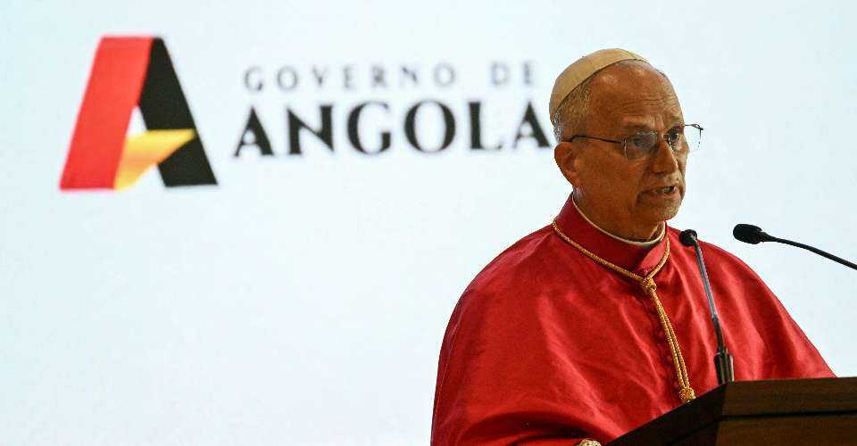 Pope calls for 'just model of coexistence' in Angola