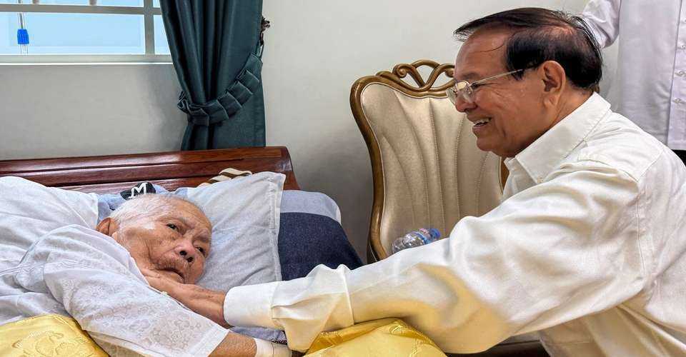 Cambodian king pardons Kem Sokha