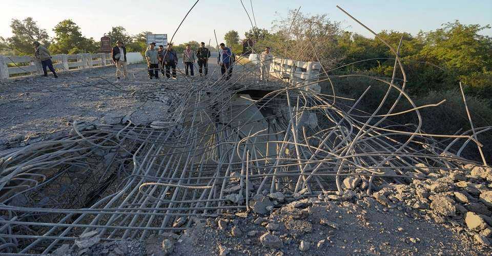 Cambodia jails 2 for photographing bridge later bombed by Thailand