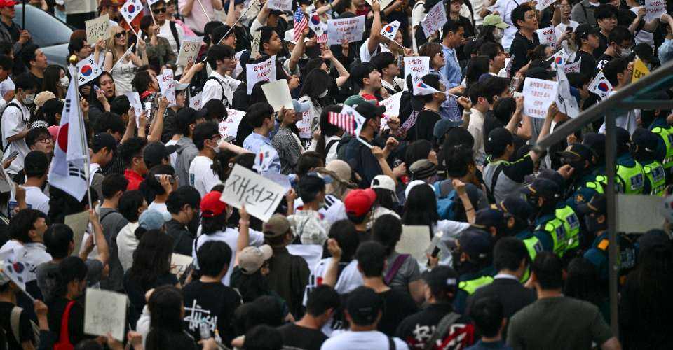 South Korea election chief resigns after ballot shortage protests
