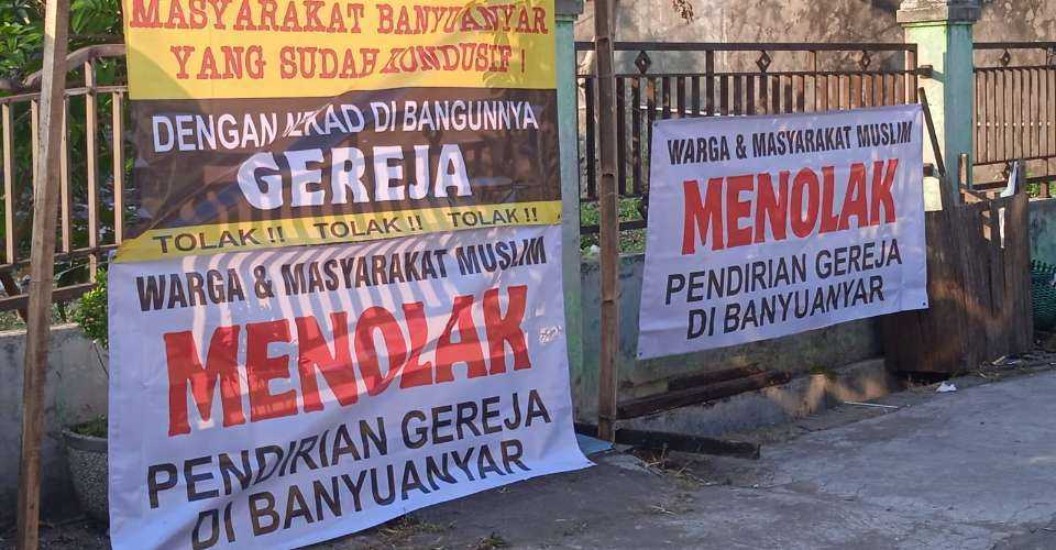 Indonesian Christians, officials try to end dispute over church construction