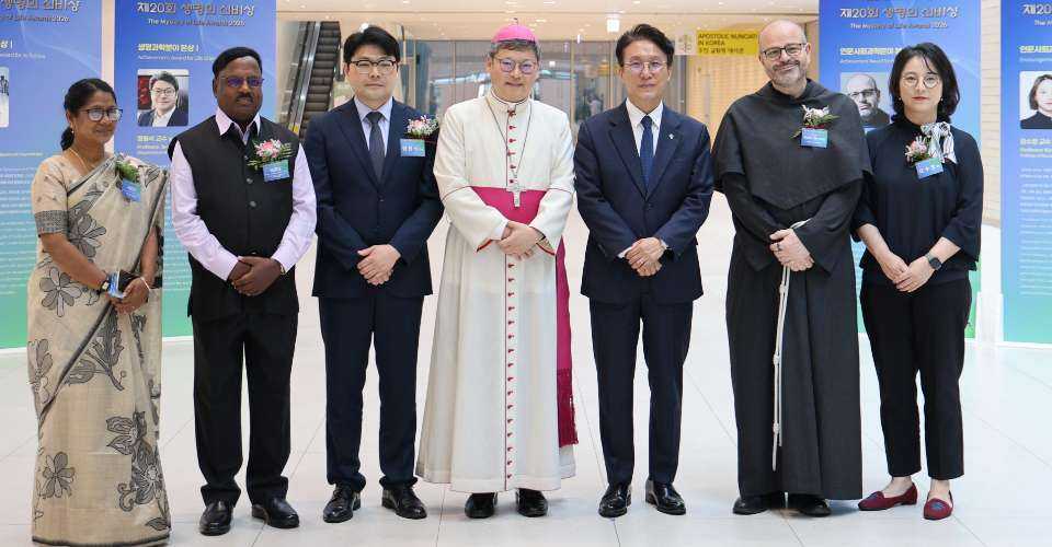 Korean Church honors Vatican AI advisor for ethics leadership