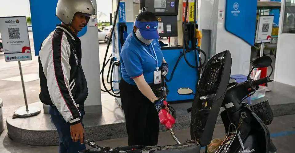 Oil crisis driving millions in Asia into poverty