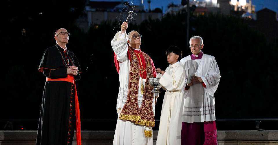 Pope Leo blesses Sagrada Familia basilica's Tower of Jesus in Spain