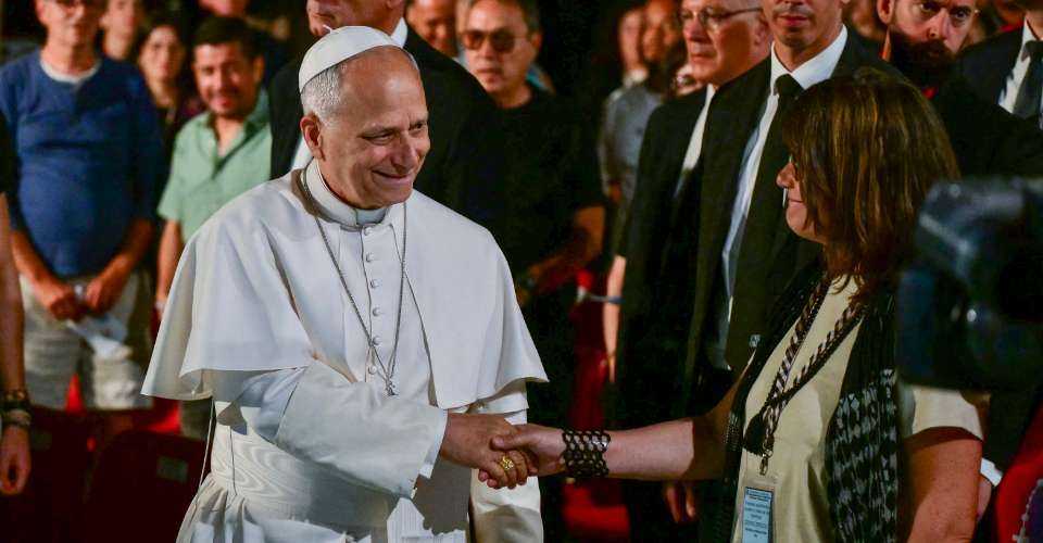 Past mistakes do not define you, Pope tells prisoners in Spain