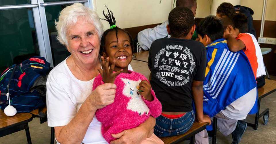 Catholic nun ensures children are not alone at US immigration court